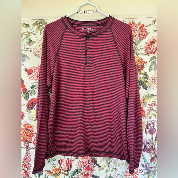 Faherty Other - - Faherty men’s size large cloud collection blue+red stripped Henley.